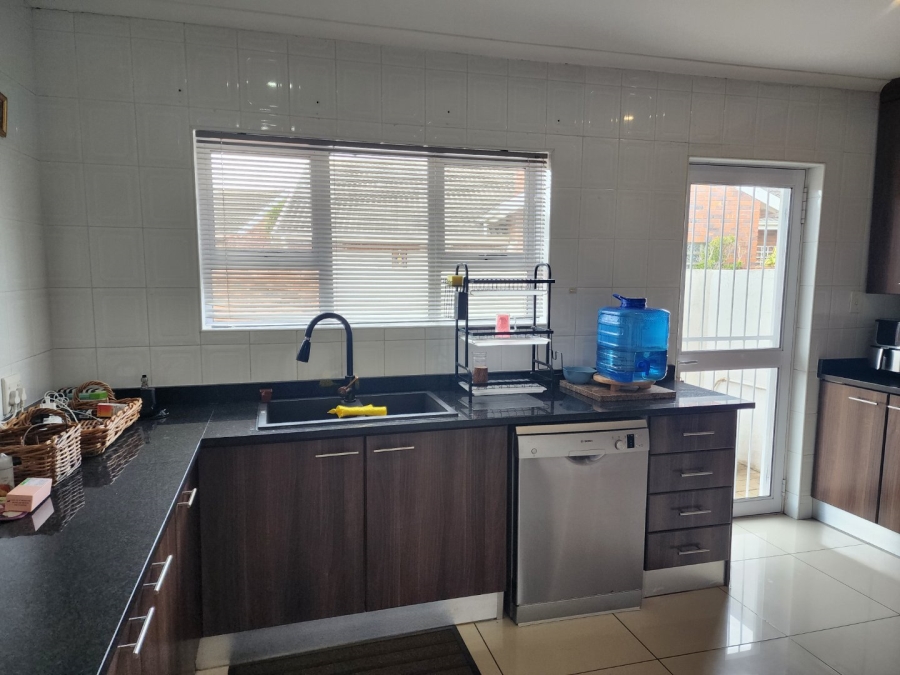 3 Bedroom Property for Sale in Summerstrand Eastern Cape